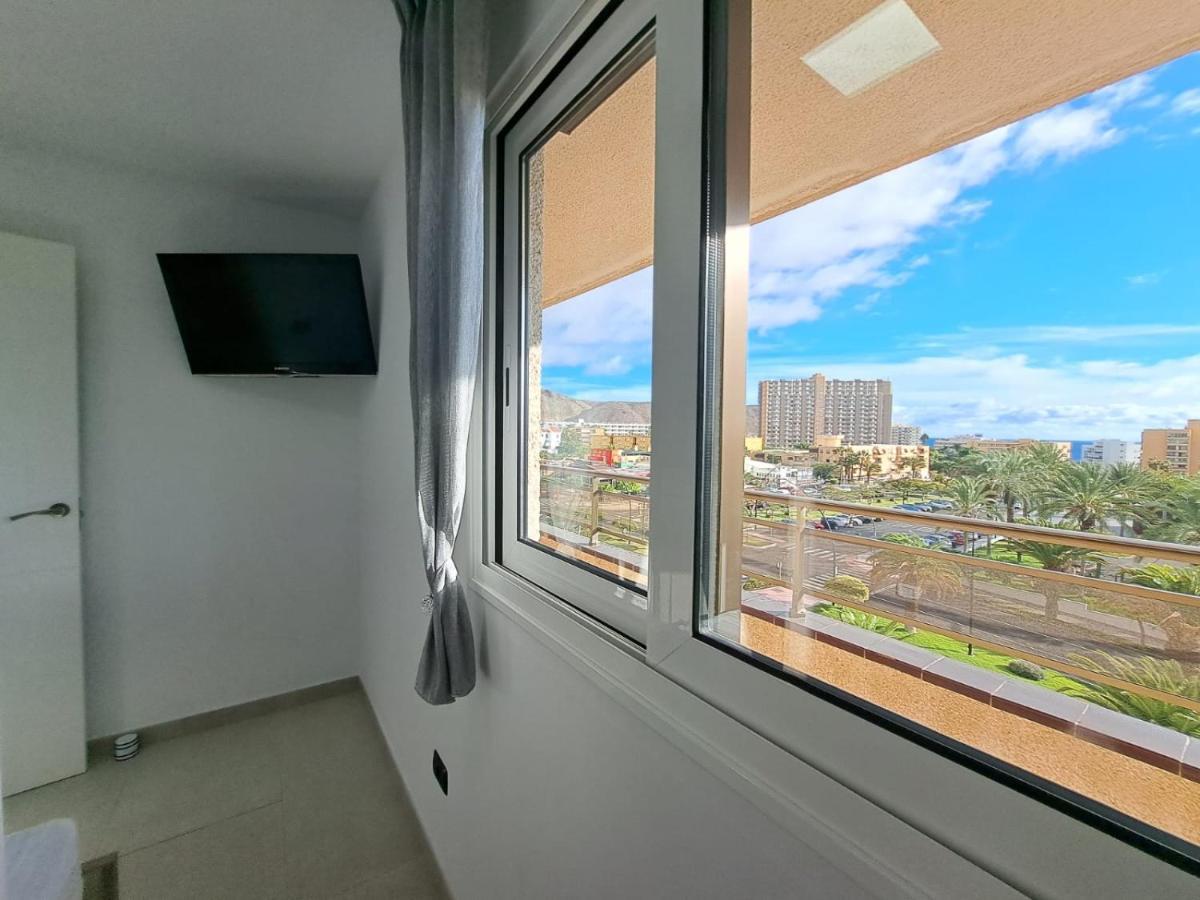 Newly Reformed 2 Bedroom Apartment In The Center Of Los Cristianos لوس كريستيانوس المظهر الخارجي الصورة