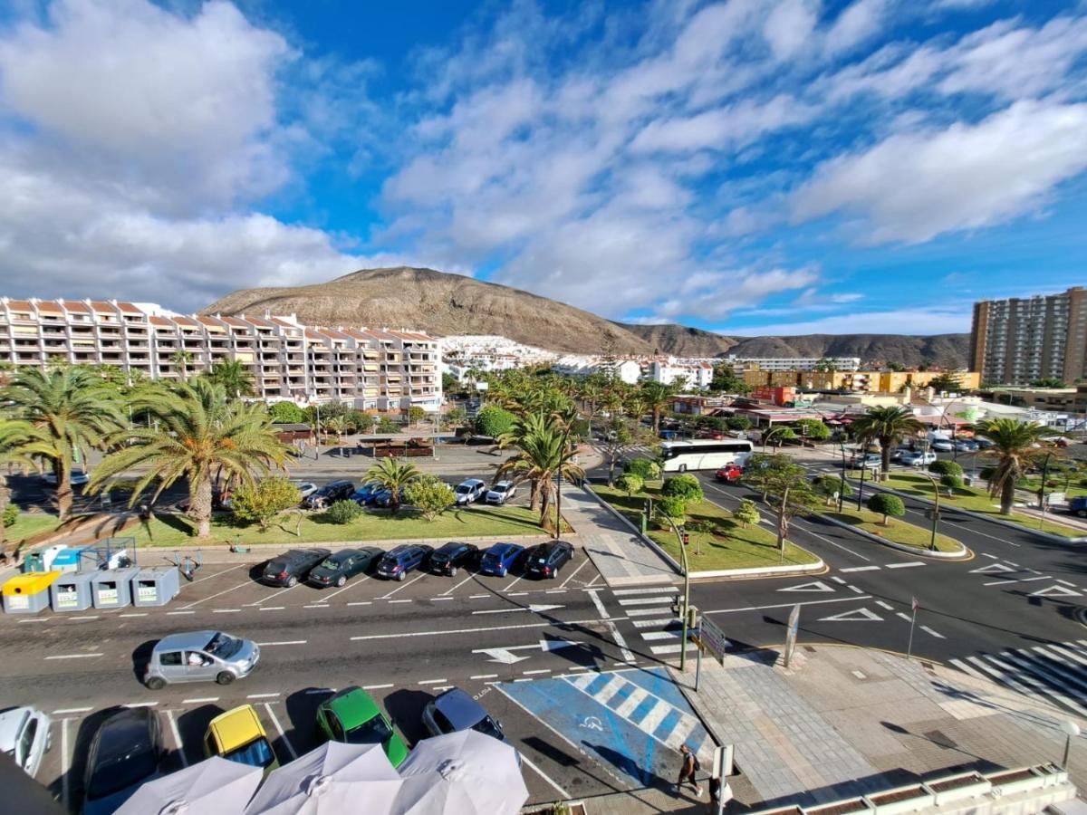 Newly Reformed 2 Bedroom Apartment In The Center Of Los Cristianos لوس كريستيانوس المظهر الخارجي الصورة