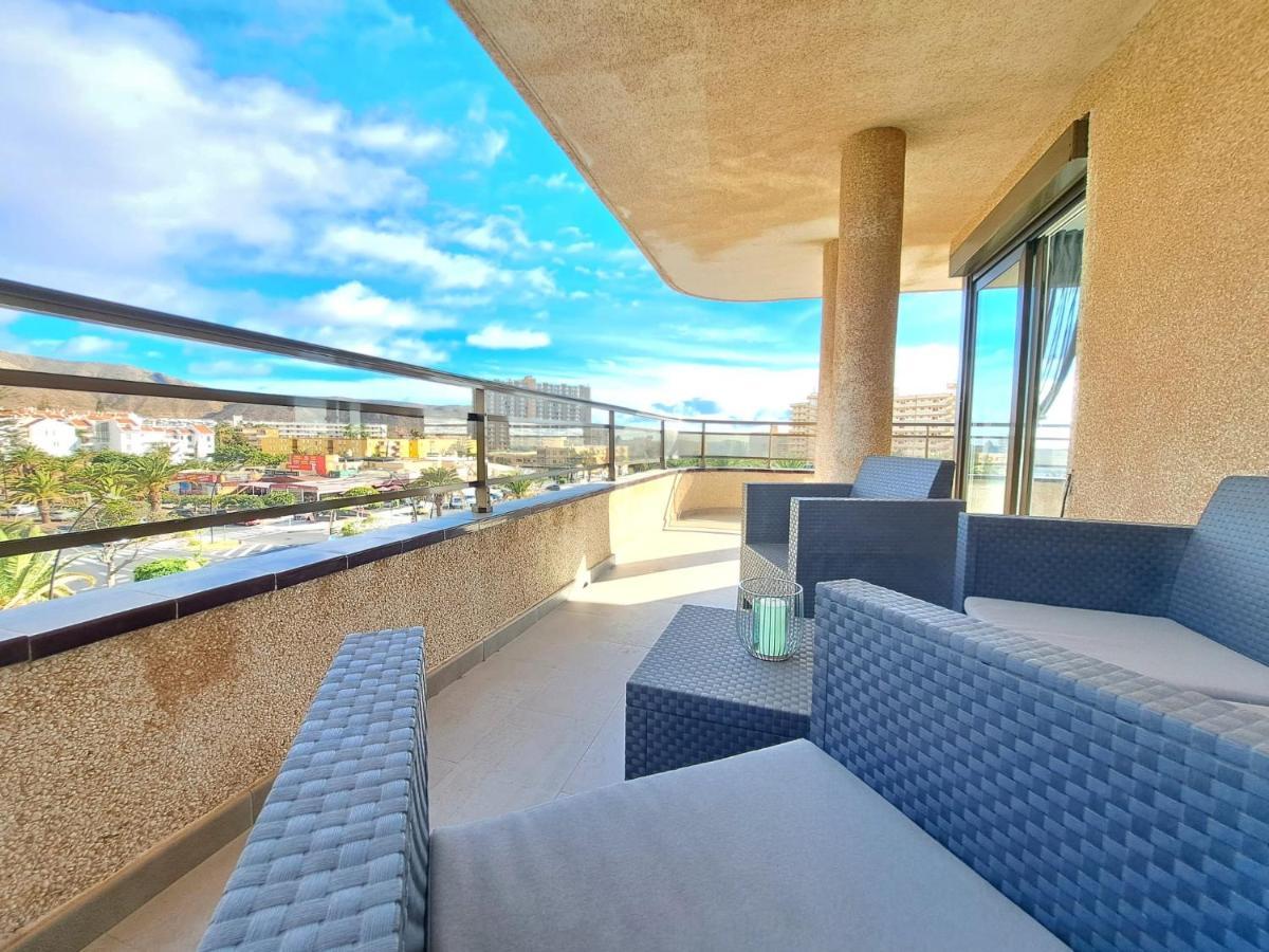 Newly Reformed 2 Bedroom Apartment In The Center Of Los Cristianos لوس كريستيانوس المظهر الخارجي الصورة