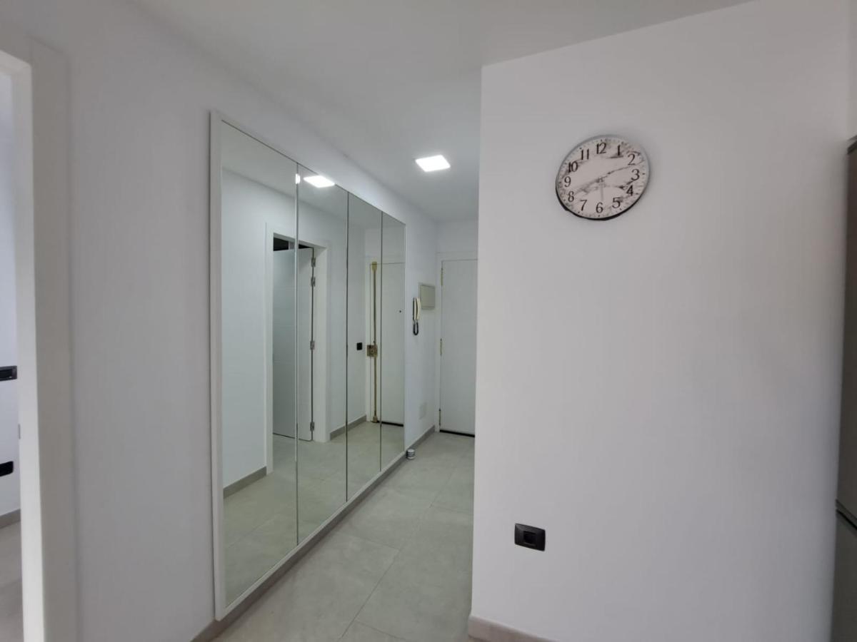 Newly Reformed 2 Bedroom Apartment In The Center Of Los Cristianos لوس كريستيانوس المظهر الخارجي الصورة