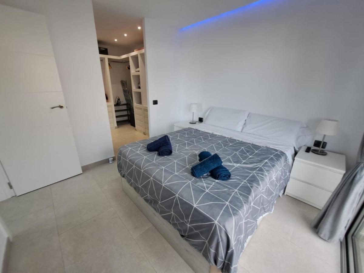 Newly Reformed 2 Bedroom Apartment In The Center Of Los Cristianos لوس كريستيانوس المظهر الخارجي الصورة