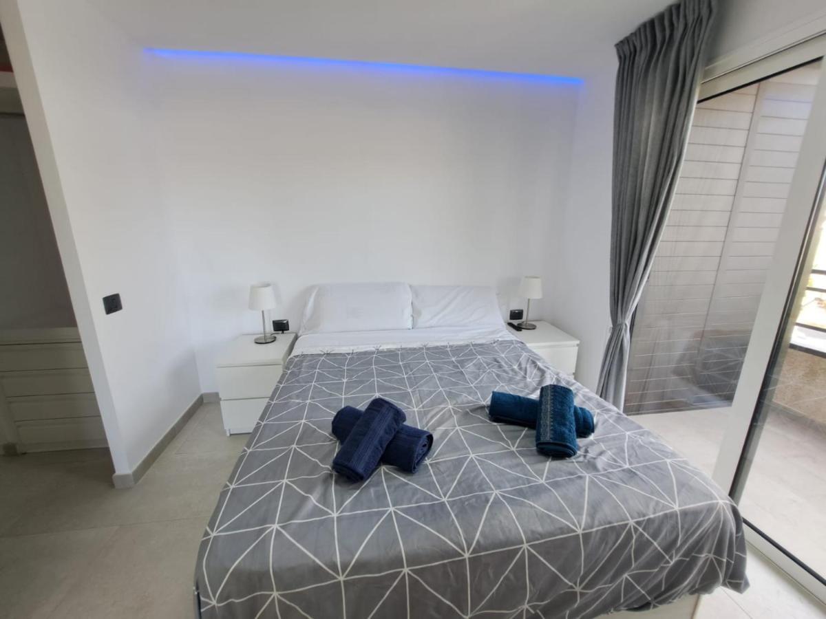 Newly Reformed 2 Bedroom Apartment In The Center Of Los Cristianos لوس كريستيانوس المظهر الخارجي الصورة