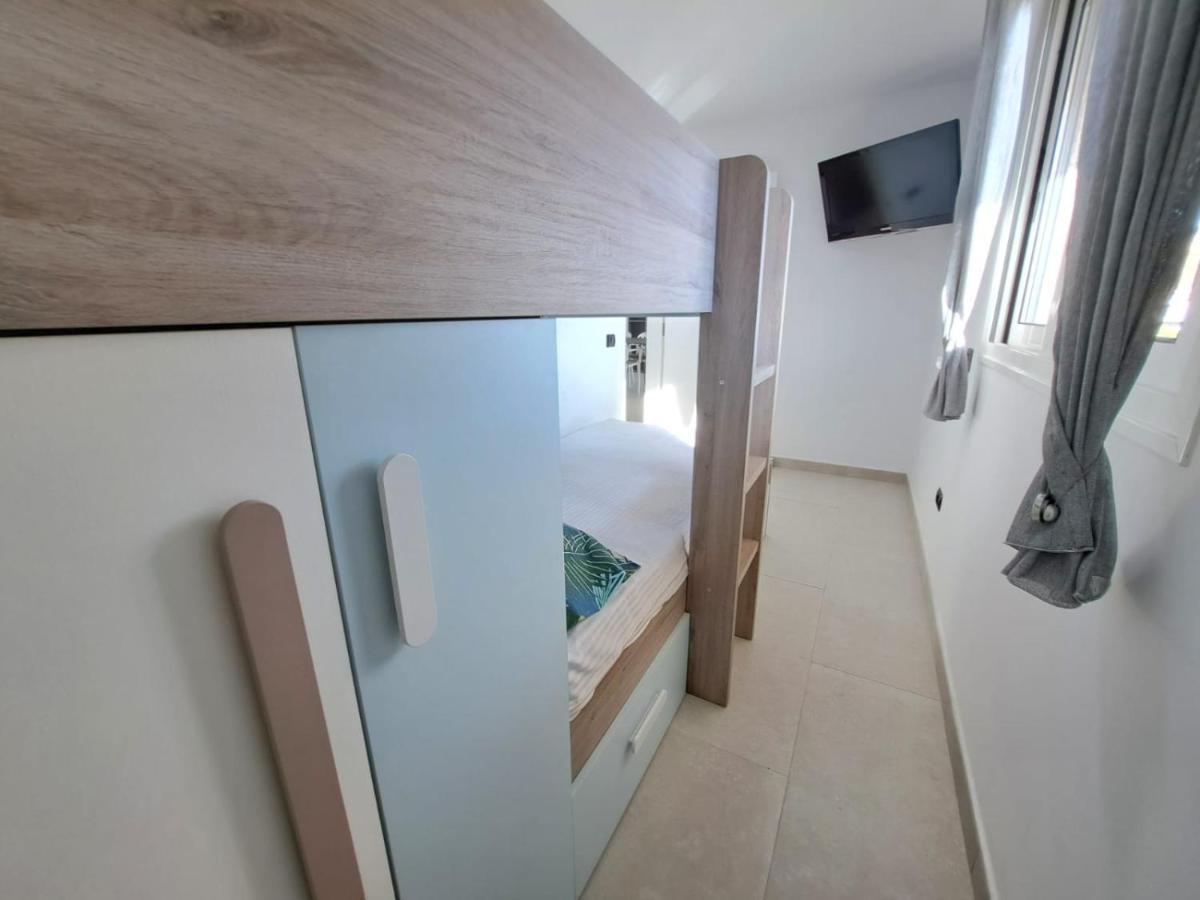 Newly Reformed 2 Bedroom Apartment In The Center Of Los Cristianos لوس كريستيانوس المظهر الخارجي الصورة