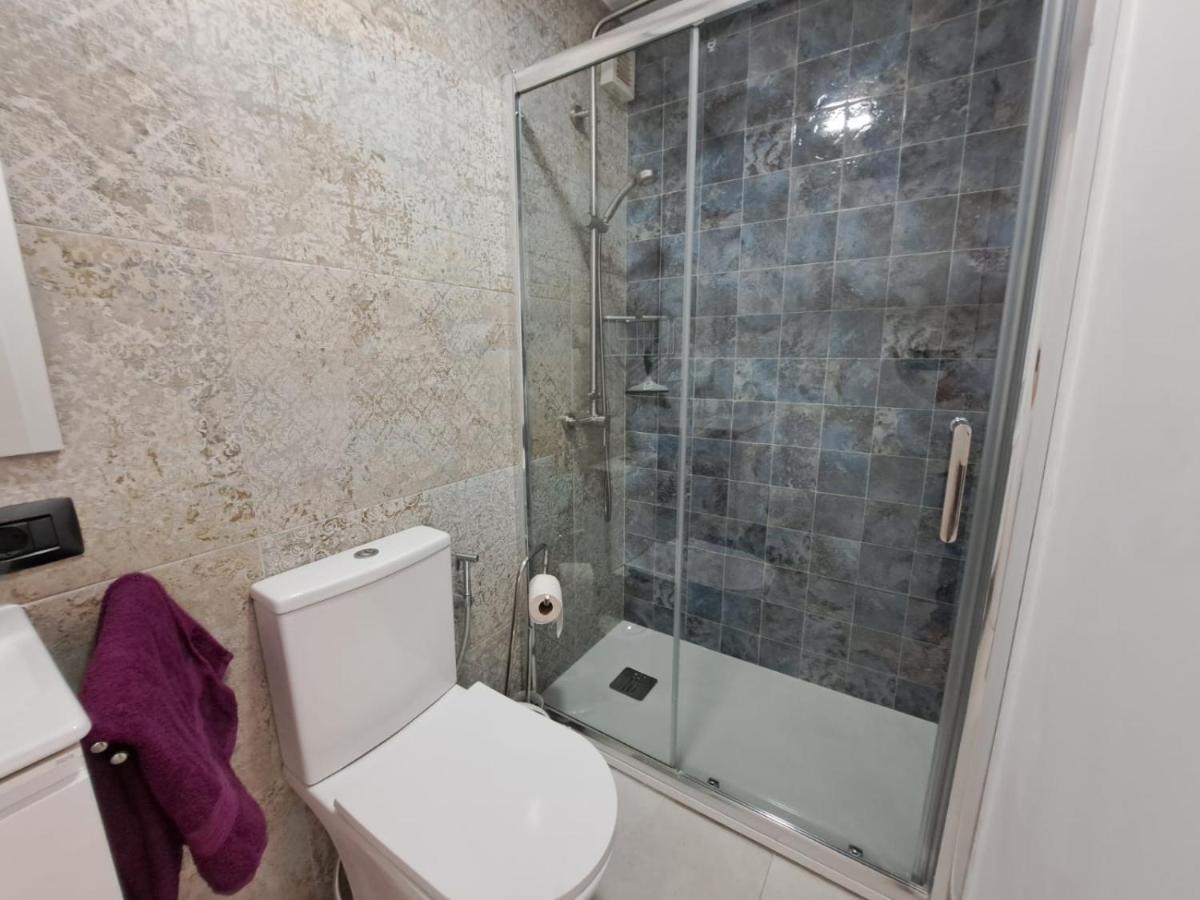Newly Reformed 2 Bedroom Apartment In The Center Of Los Cristianos لوس كريستيانوس المظهر الخارجي الصورة